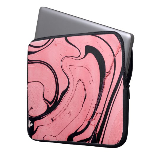 Rosa und schwarze Marmortextur. Handgemalt Laptopschutzhülle (Vorderseite Links)
