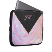 Rosa und Schwarze Monogramm Laptopschutzhülle (Vorne Rechts)