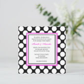 Rosa und schwarze Polka Dot Hochzeitseinladung Einladung (Stehend Vorderseite)