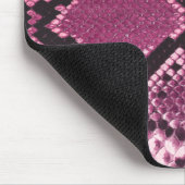 Rosa und schwarze Schlange Mousepad (Ecke)
