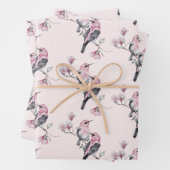 Rosa und schwarze Vögel auf einem Baumzweig-Muster Geschenkpapier Set (Beispiel)