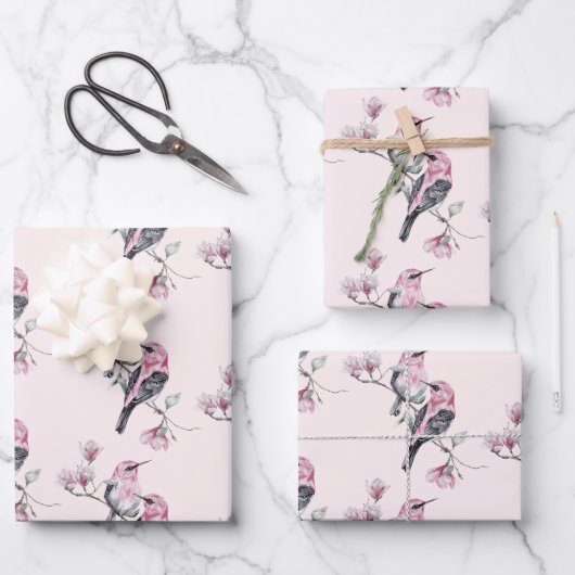 Rosa und schwarze Vögel auf einem Baumzweig-Muster Geschenkpapier Set (Vorderseite)