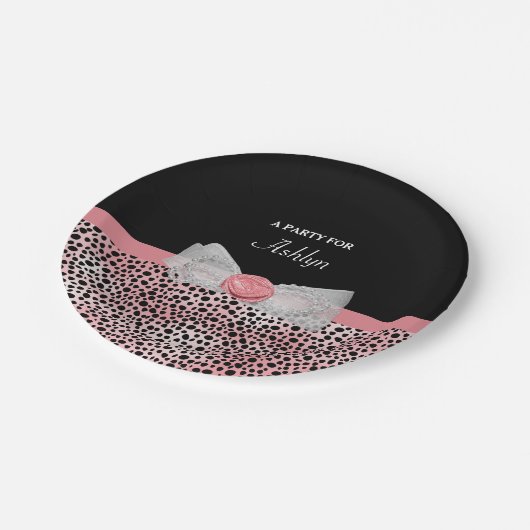 Rosa und schwarzer Cheetah-Druck-niedlicher Pappteller (Schrägansicht)