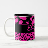 Rosa und schwarzer Leopard-Druck und Tatzen Zweifarbige Tasse (Links)