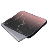 Rosa und schwarzer Marmor Laptopschutzhülle (Vorne Knopf)