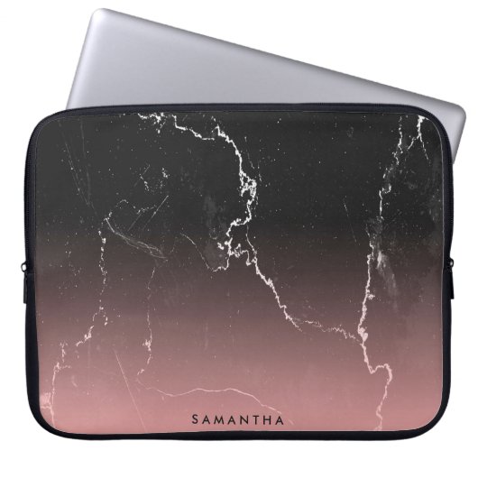 Rosa und schwarzer Marmor Laptopschutzhülle (Vorderseite)