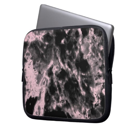 Rosa und schwarzer Marmor Laptopschutzhülle (Vorderseite Links)