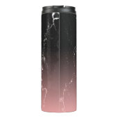 Rosa und schwarzer Marmor Thermosbecher (Rückseite)