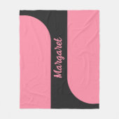 rosa und schwarzes Skript Mädchen-Monogramm-Name Fleecedecke (Vorderseite)