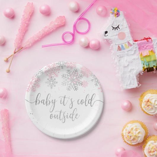 Rosa und Silber Baby Es ist kalt draußen im Winter Pappteller (Party)