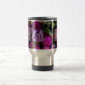 Rosa und violette Blumenmonogramm Reisebecher (Mittel)