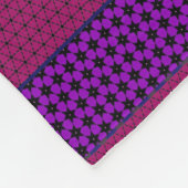 Rosa und violette gemusterte Streifen Fleecedecke (Ecke)
