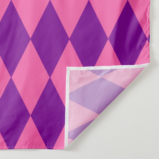 Rosa und violettes Harlekin-Karo-Design Stoff