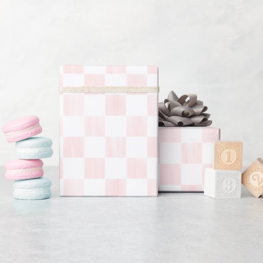 Rosa und Weiß gemustertes Schachbrettmuster Geschenkpapier (Babyparty)