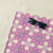 Rosa und weiß geometrisch gemustert Mandala Strandtuch (Beispiel)
