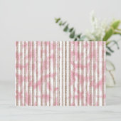 rosa und weiß gestreifter Hintergrund Einladung (Stehend Vorderseite)