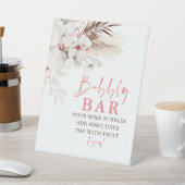 Rosa und weiße Blume Bubbly Bar Sockelschild (In SItu)