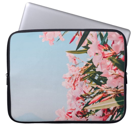 Rosa und weiße Blume Laptopschutzhülle (Vorderseite)