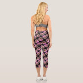 Rosa und weiße Blume Naher Oberteil Capri Leggings (Rückseite)