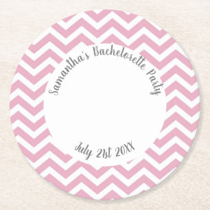 Rosa und weiße Chevron-Party Runder Pappuntersetzer