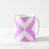 Rosa und weiße Chevronen Kaffeetasse (VorderseiteRechts)