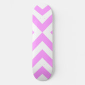 Rosa und weiße Chevronen Skateboard (Vorderseite)