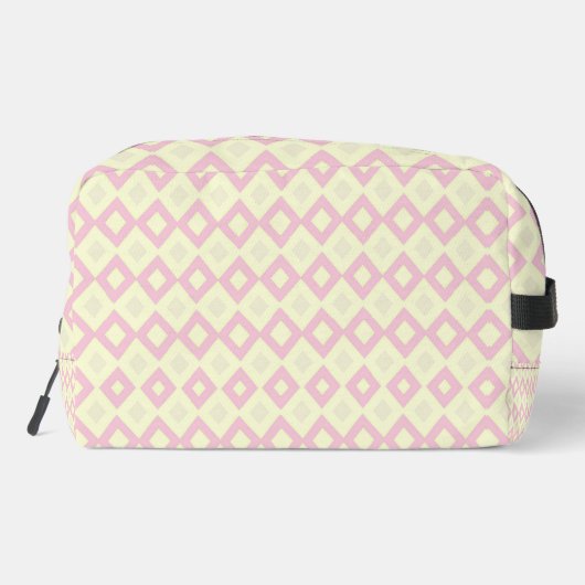 rosa und weiße Diamantformen auf Waschbeutel (Rückseite)