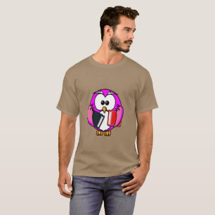 Rosa und weiße Eule, die einige Schulbücher hält T-Shirt