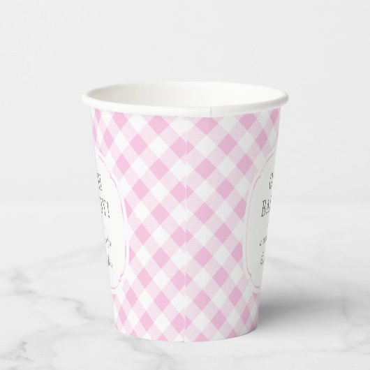 Rosa und weiße Gingham Muster Oh Babydusche Pappbecher (Rechts)