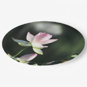 Rosa und weiße Lotus-Blume Pappteller (Schrägansicht)