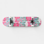 Rosa und weiße Menge der Flamingos Skateboard (Horizontal)