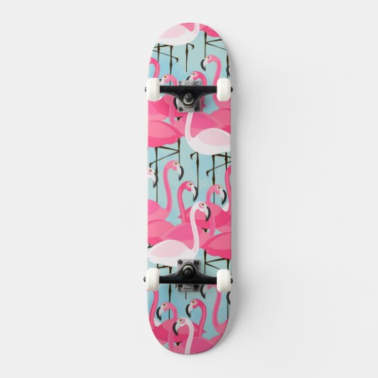 Rosa und weiße Menge der Flamingos Skateboard (Vorderseite)