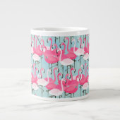 Rosa und weiße Menschenmenge von Flamingos Jumbo-Tasse (Vorderseite)