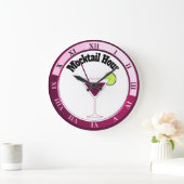 Rosa und weiße Mocktail-Stunden-Bar-Uhr Große Wanduhr (Zuhause)
