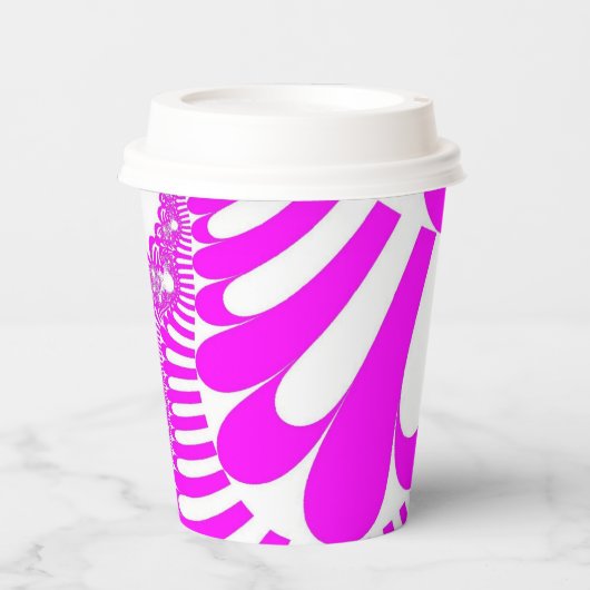 Rosa und weiße Mod Pappbecher (Vorderseite)