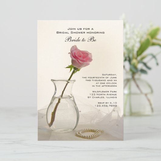 Rosa und weiße Perlen Brautparty laden ein Einladung (Stehend Vorderseite)