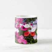 Rosa und weiße Petunia Blume Kaffeetasse (Mittel)
