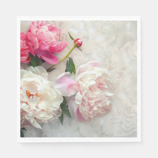 Rosa und weiße Pfannkuchen mit spitzenfarbenem Hin Serviette (Vorderseite)