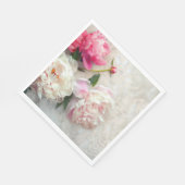 Rosa und weiße Pfannkuchen mit spitzenfarbenem Hin Serviette (Ecke)