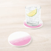 Rosa und weiße Pfeifen mit Zeitungspapier-Hintergr Untersetzer (Seite)