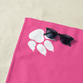 Rosa und weiße Prinzesskronen und Hundepfeifen mit Strandtuch (Beispiel)