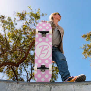 Rosa und weiße Retropolka-Punkte, mit Monogramm Skateboard