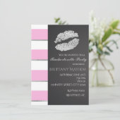 Rosa und weiße Streifen Imitate Silber Lippen Kiss Einladung (Stehend Vorderseite)