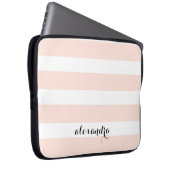 Rosa und weiße Streifen | Name in Kalligrafie Laptopschutzhülle (Vorne Rechts)