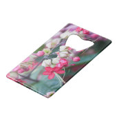 Rosa und weiße tropische Blume Kreditkartenflaschenöffner (Rückseite Schrägansicht)