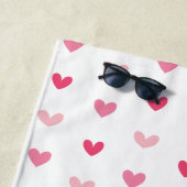rosa und weißes Herzmuster mit Monogramm Strandtuch (Beispiel)