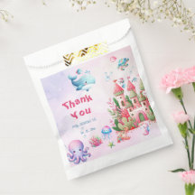 Rosa unter der Kinderdusche der Meerjungfrau