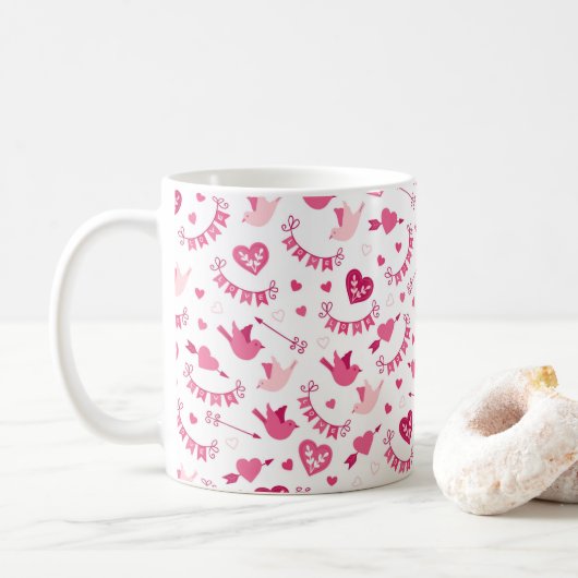 Rosa Valentinstag Herz Vögel Pfeile Muster Kaffeetasse (Mit Donut)