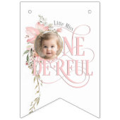 Rosa Versäumnis auf das monatliche Foto zum 1. Geb Wimpelkette (Zweite Fahne)