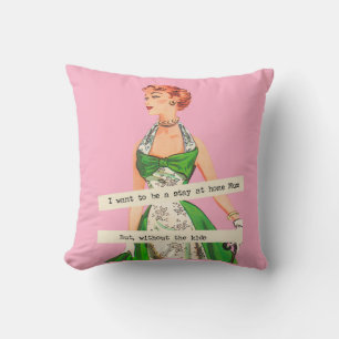 Rosa, Vintage Hausfrau und Zitat Kissen